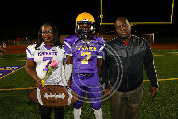 Football 10-30-15_013