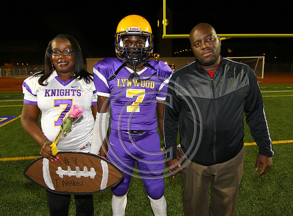 Football 10-30-15_012