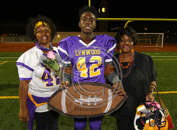 Football 10-30-15_017