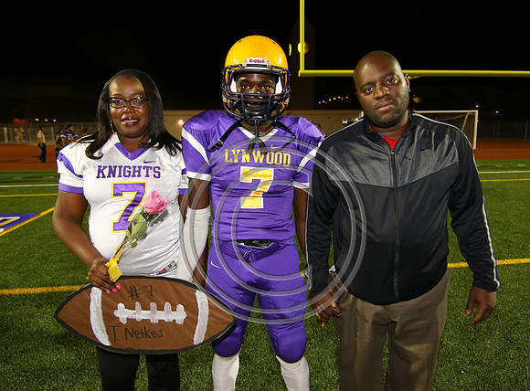 Football 10-30-15_013